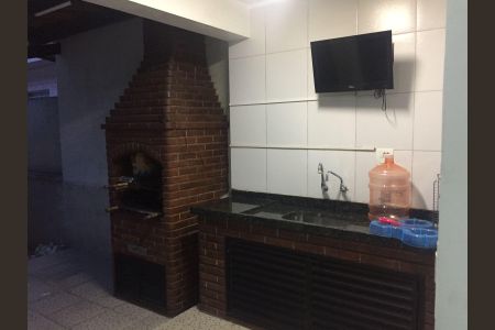 Casa à venda com 169m², 3 quartos e 2 vagas Casa à venda com 169m², 3 quartos e 2 vagasÁrea externa
