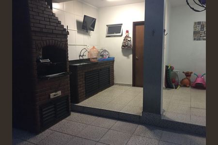 Casa à venda com 169m², 3 quartos e 2 vagas Casa à venda com 169m², 3 quartos e 2 vagasÁrea externa