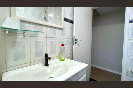 Apartamento à venda com 81m², 2 quartos e sem vaga Apartamento à venda com 81m², 2 quartos e sem vagaBanheiro