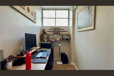 Apartamento para alugar com 81m², 2 quartos e sem vagaEscritório