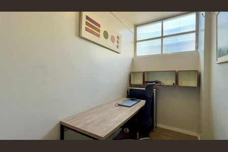 Apartamento à venda com 81m², 2 quartos e sem vaga Apartamento à venda com 81m², 2 quartos e sem vagaEscritório