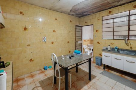 Casa à venda com 140m², 4 quartos e 3 vagas Casa à venda com 140m², 4 quartos e 3 vagasCozinha