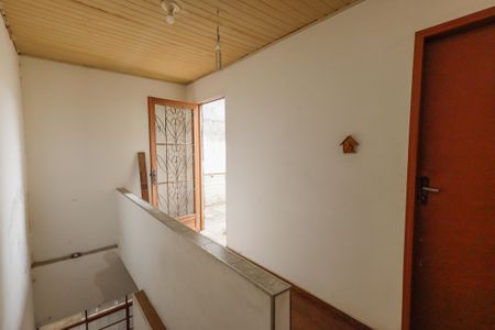 Casa à venda com 140m², 4 quartos e 3 vagas Casa à venda com 140m², 4 quartos e 3 vagasHall