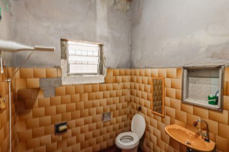 Casa à venda com 140m², 4 quartos e 3 vagas Casa à venda com 140m², 4 quartos e 3 vagasBanheiro 1