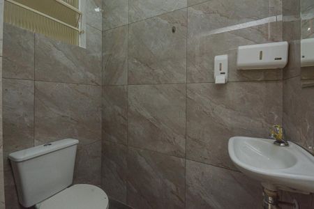 Casa à venda com 217m², 3 quartos e 1 vaga Casa à venda com 217m², 3 quartos e 1 vagaBanheiro