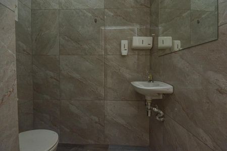 Casa à venda com 217m², 3 quartos e 1 vaga Casa à venda com 217m², 3 quartos e 1 vagaBanheiro