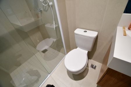 Banheiro de kitnet/studio para alugar com 1 quarto, 40m² em Cambuí, Campinas