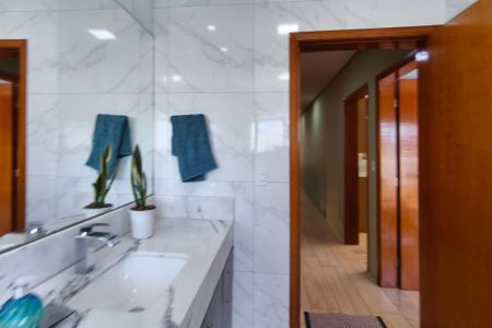 Casa à venda com 221m², 3 quartos e 4 vagasBanheiro Social