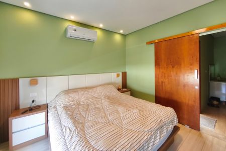 Casa à venda com 221m², 3 quartos e 4 vagasQuarto Suíte