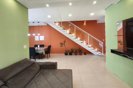 Sala de Estar de casa à venda com 3 quartos, 229m² em Jardim Ipaussurama, Campinas