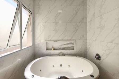 Casa à venda com 221m², 3 quartos e 4 vagasBanheiro Suíte