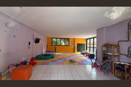 Apartamento à venda com 99m², 3 quartos e 2 vagasSalão de Jogos