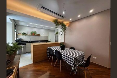 Apartamento à venda com 99m², 3 quartos e 2 vagasCozinha