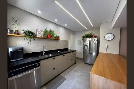 Apartamento à venda com 99m², 3 quartos e 2 vagasCozinha
