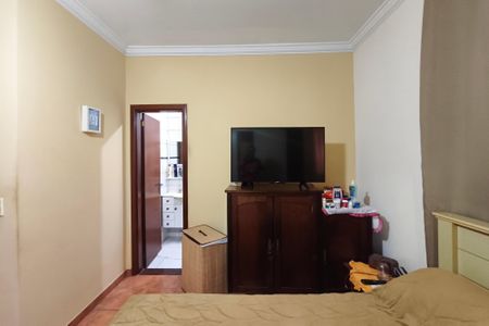 Casa à venda com 233m², 3 quartos e 3 vagasQuarto Suíte