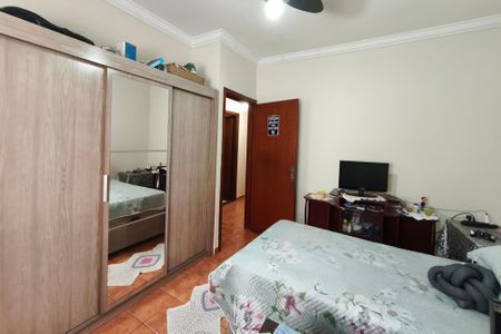 Casa à venda com 233m², 3 quartos e 3 vagasQuarto 3