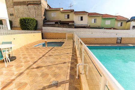 Apartamento para alugar com 48m², 2 quartos e 1 vaga Apartamento para alugar com 48m², 2 quartos e 1 vagaÁrea comum - Piscina