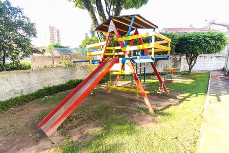 Apartamento para alugar com 48m², 2 quartos e 1 vaga Apartamento para alugar com 48m², 2 quartos e 1 vagaÁrea comum - Playground