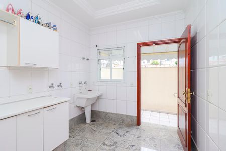 Casa à venda com 570m², 4 quartos e 10 vagasÁrea de Serviço