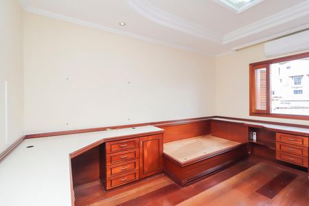 Casa à venda com 570m², 4 quartos e 10 vagasQuarto 