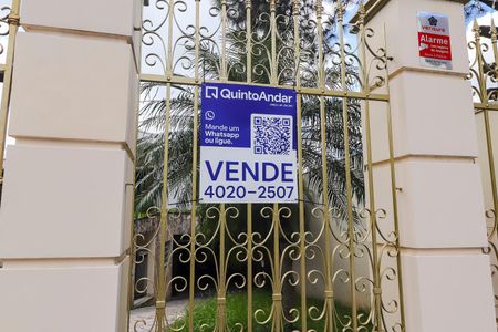 Casa à venda com 570m², 4 quartos e 10 vagasPlaquinha - Cód. WYNY-1055