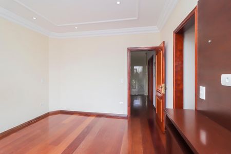 Casa à venda com 570m², 4 quartos e 10 vagasSuíte