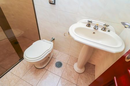 Casa à venda com 570m², 4 quartos e 10 vagasBanheiro da Área Externa