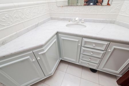 Casa à venda com 570m², 4 quartos e 10 vagasBanheiro da Suíte 1