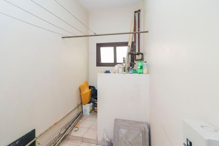 Casa à venda com 570m², 4 quartos e 10 vagasQuarto de serviço