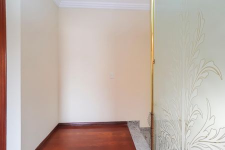 Casa à venda com 570m², 4 quartos e 10 vagasCorredor