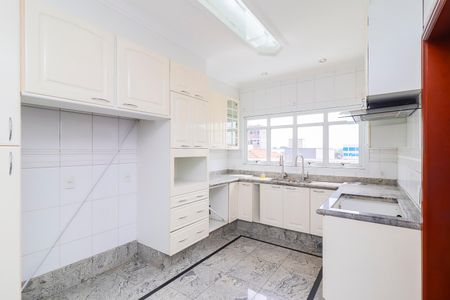 Casa à venda com 570m², 4 quartos e 10 vagasCozinha