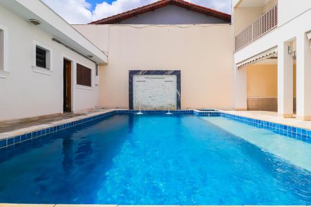 Casa à venda com 570m², 4 quartos e 10 vagasPiscina