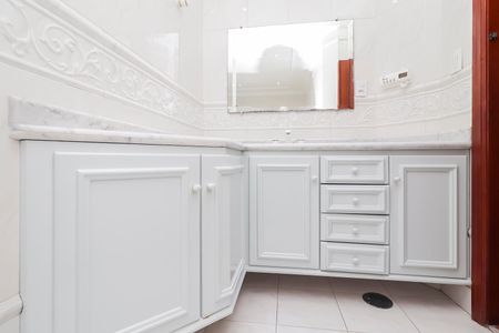 Casa à venda com 570m², 4 quartos e 10 vagasBanheiro da Suíte 1