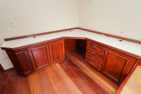 Casa à venda com 570m², 4 quartos e 10 vagasQuarto 