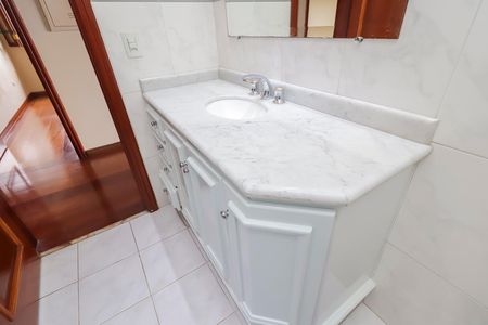 Casa à venda com 570m², 4 quartos e 10 vagasBanheiro Social