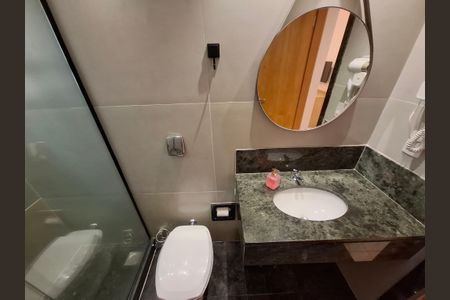 Banheiro  de apartamento para alugar com 1 quarto, 23m² em Centro, Rio de Janeiro