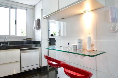 Apartamento à venda com 90m², 2 quartos e 2 vagas Apartamento à venda com 90m², 2 quartos e 2 vagasCozinha