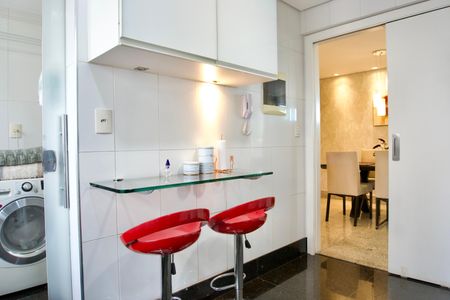 Apartamento à venda com 90m², 2 quartos e 2 vagas Apartamento à venda com 90m², 2 quartos e 2 vagasCozinha