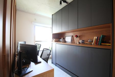 Apartamento à venda com 75m², 2 quartos e 2 vagasEscritório