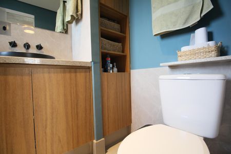Apartamento à venda com 75m², 2 quartos e 2 vagasBanheiro 1