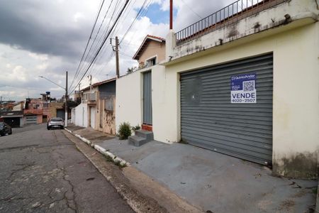 Casa à venda com 240m², 5 quartos e 2 vagasFachada