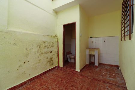 Casa à venda com 240m², 5 quartos e 2 vagasCasa 1 - Área de Serviço