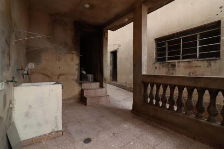 Casa à venda com 240m², 5 quartos e 2 vagasCasa 2 - Área de Serviço