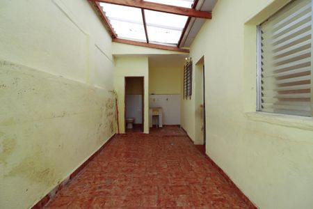 Casa à venda com 240m², 5 quartos e 2 vagasCasa 1 - Área de Serviço