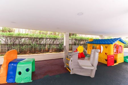 Apartamento à venda com 134m², 3 quartos e 2 vagasÁrea comum - Playground