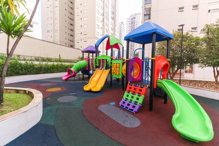 Apartamento à venda com 134m², 3 quartos e 2 vagasÁrea comum - Playground