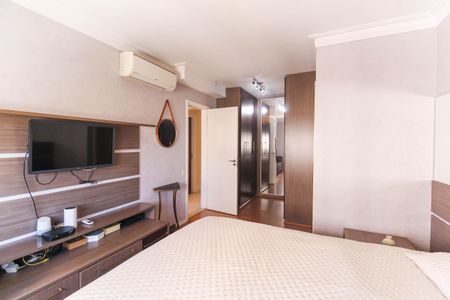 Apartamento à venda com 134m², 3 quartos e 2 vagasQuarto 2 - Suíte