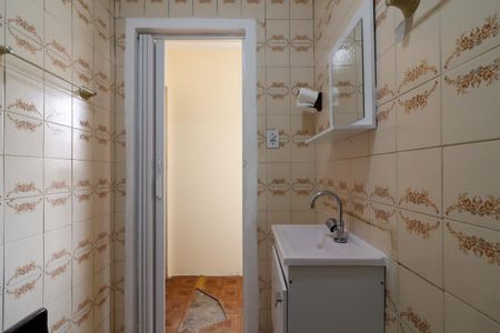 Casa para alugar com 100m², 2 quartos e 1 vaga Casa para alugar com 100m², 2 quartos e 1 vagaBanheiro