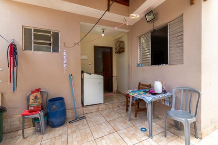 Casa à venda com 230m², 7 quartos e 2 vagasCasa 3 - Área de Serviço e Lazer