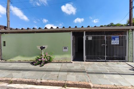 Casa para alugar com 180m², 2 quartos e 2 vagasFachada